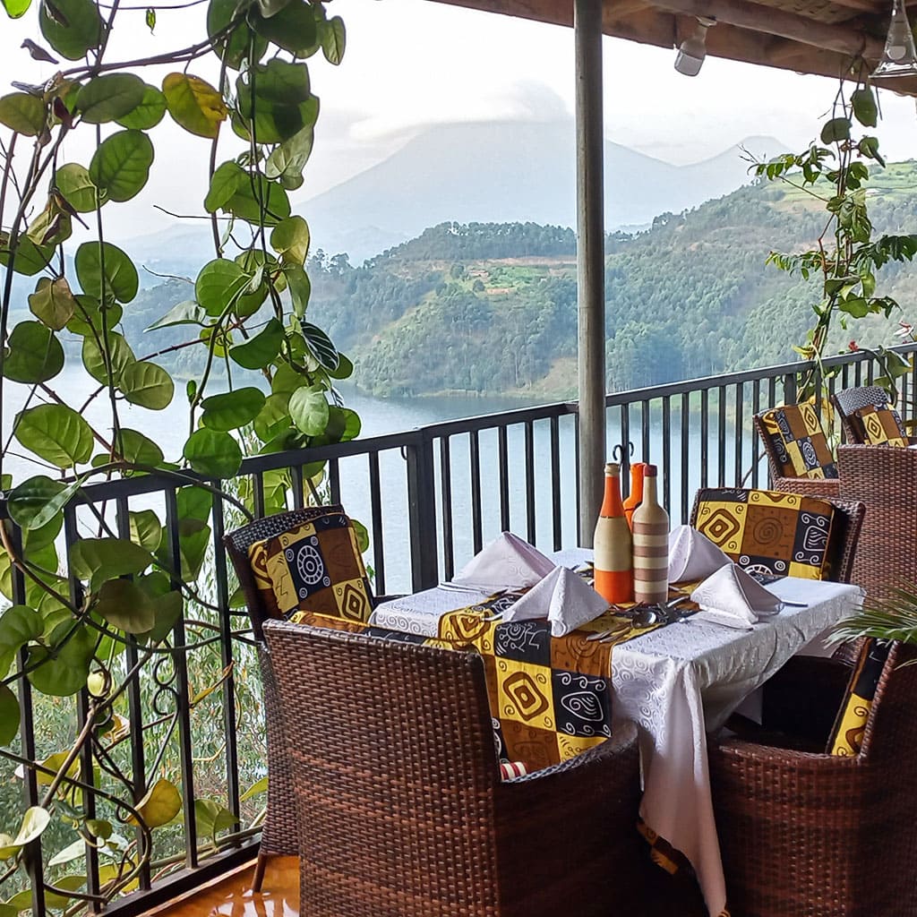 Lake Mulehe Gorilla Lodge (Standard)