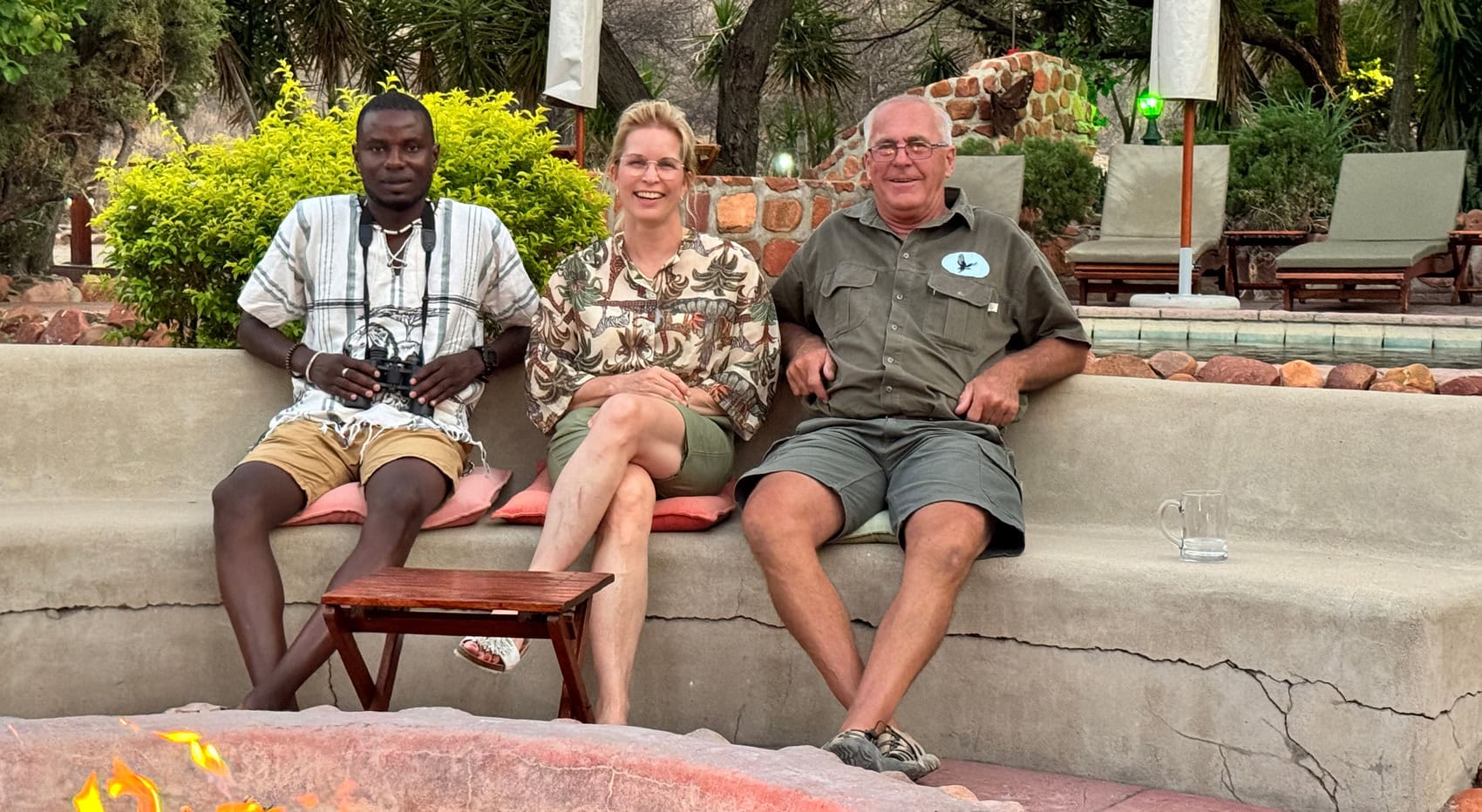 Gäste mit ihrem Guide in Namibia. Gäste mit ihrem Guide in Namibia.