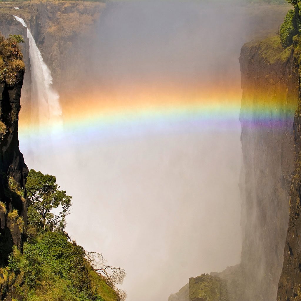 Die Viktoriafälle mit Regenbogen
