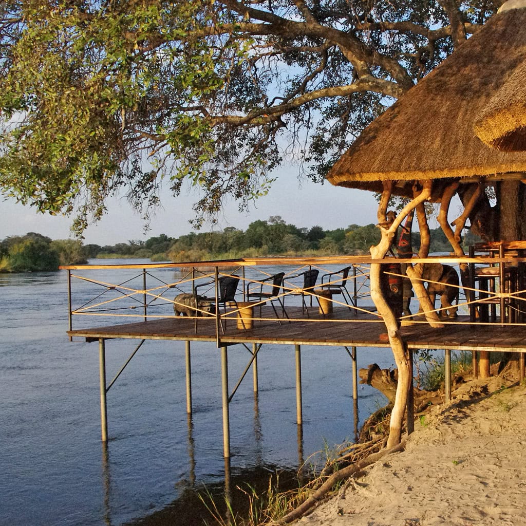 Bar der Mobola Island Lodge