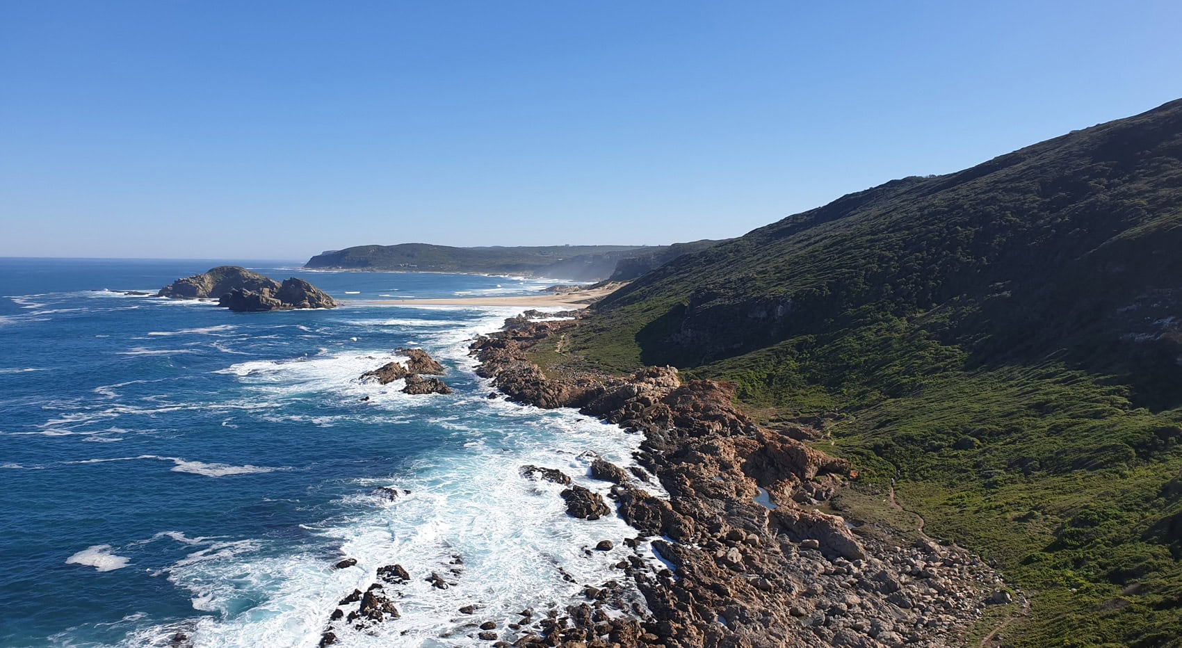 Eine Landschaftsaufnahme entlang der Garden Route. Eine Landschaftsaufnahme entlang der Garden Route.