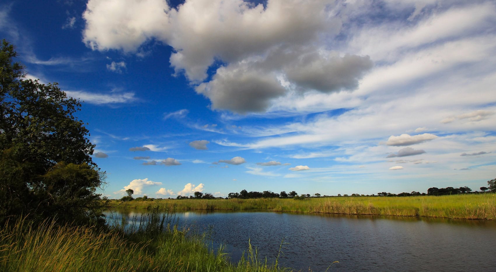 Eine Landschaftsaufnahme zur vielleicht besten Reisezeit für den Caprivi Streifen