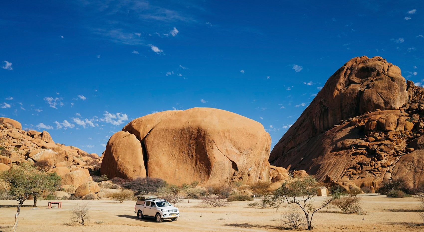 Ein Selbstfahrerfahrzeug in Namibia in der Spitzkoppe Region. Ein Selbstfahrerfahrzeug in Namibia in der Spitzkoppe Region.