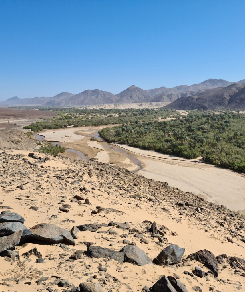 Berglandschaft & Trockenfluss bei Puros