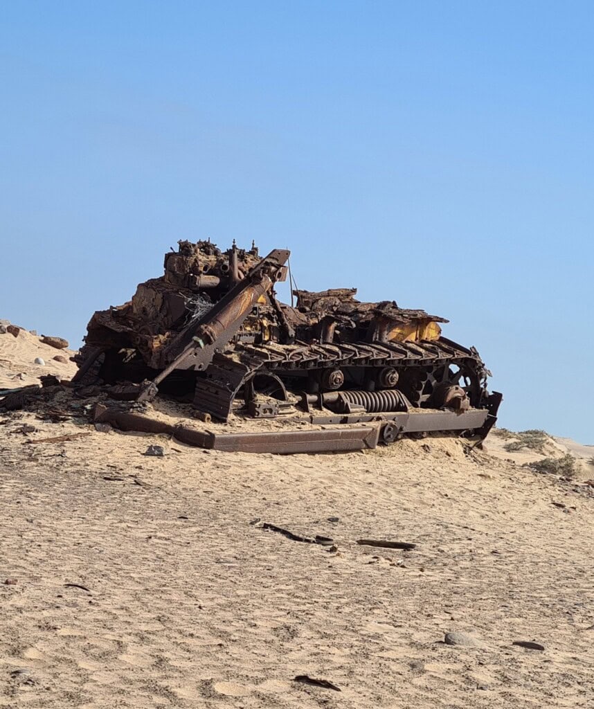 Ein Wrack an der Skelettküste in Namibia